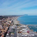 Via Friuli - A Due Passi Dal Mare By Host Hero 아파트 시비타노바 마르셰